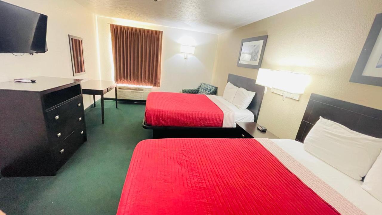Pinckneyville Inn And Suites Exteriér fotografie