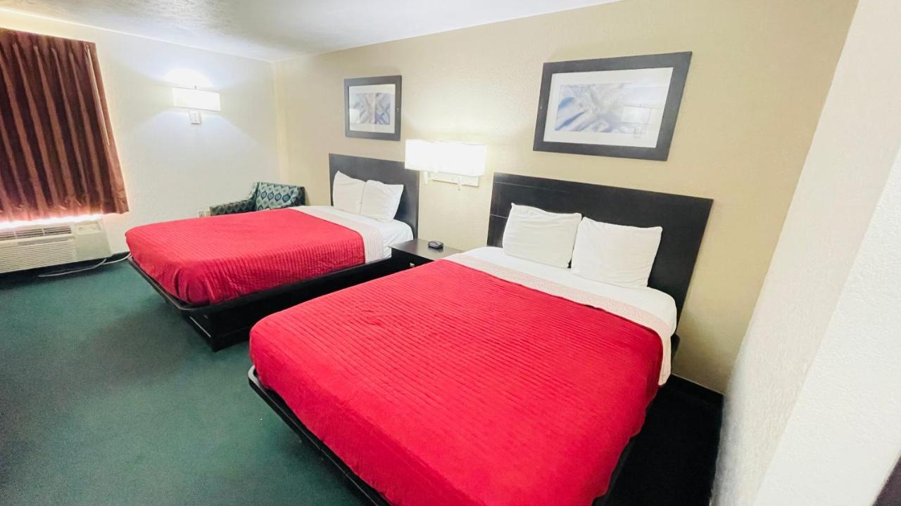 Pinckneyville Inn And Suites Exteriér fotografie