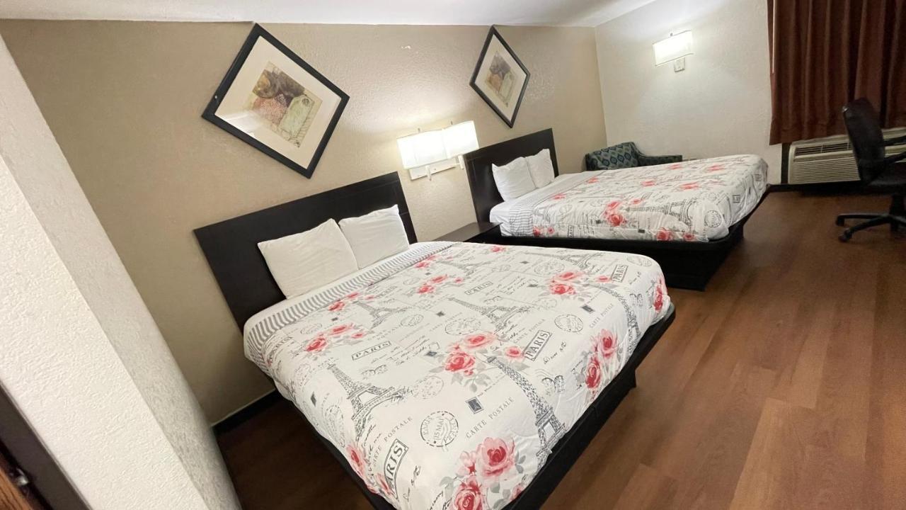 Pinckneyville Inn And Suites Exteriér fotografie