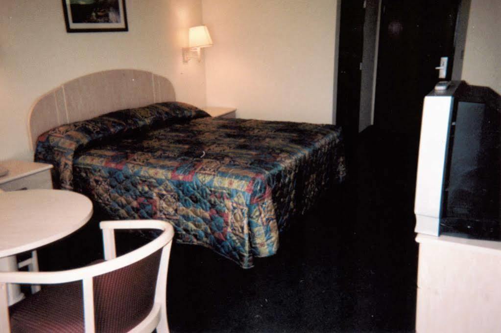 Pinckneyville Inn And Suites Exteriér fotografie